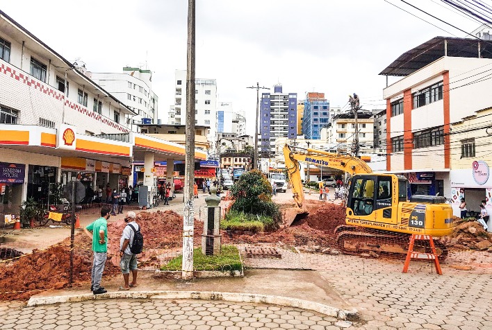 Trânsito alterado no entorno da praça Mário Del Giudice