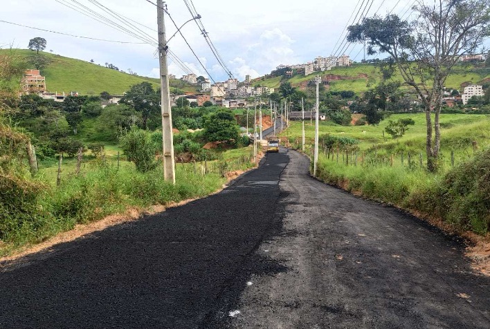 Asfalto começa a ser colocado nos Marques