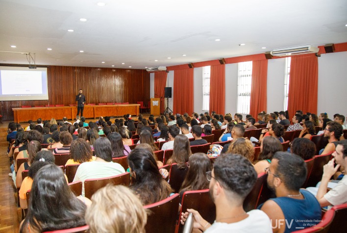 Novos pós-graduandos da UFV participam de reunião de acolhimento