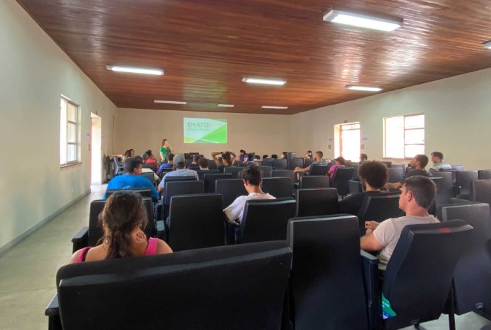 Merenda escolar: Prefeitura e Emater apresentam novas normas do PNAE para agricultores familiares