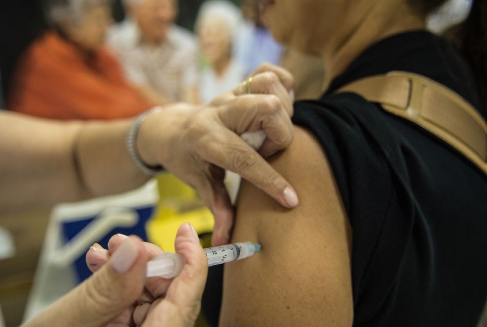Prefeitura muda estratégia de vacina contra a gripe na UBS do centro