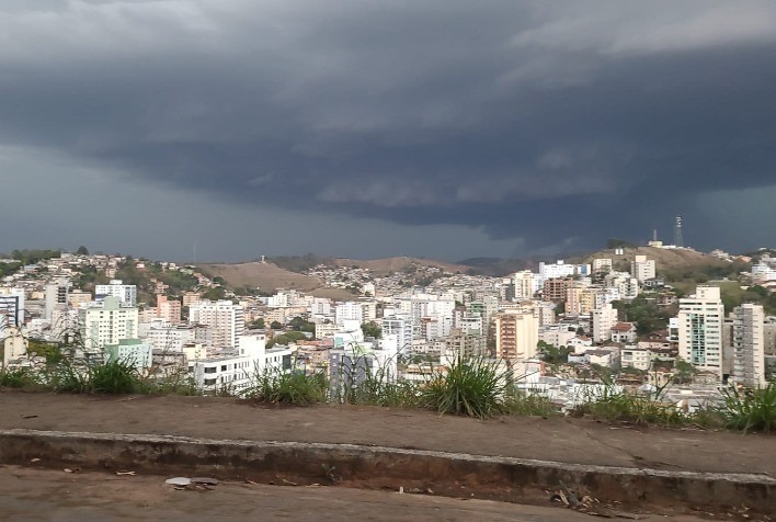 Inmet alerta perigo de chuvas intensas em Viçosa nas próximas horas