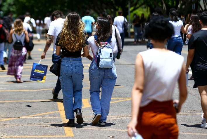 Enem: estudantes já podem pedir isenção da taxa de inscrição