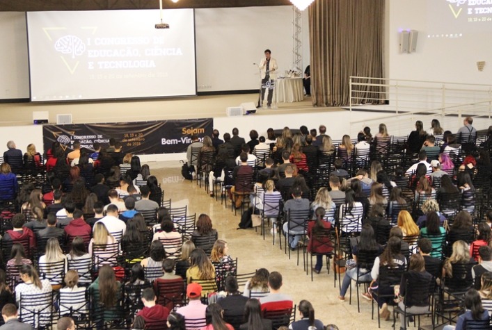 Univiçosa promove 3º Congresso de Educação Ciência e Tecnologia