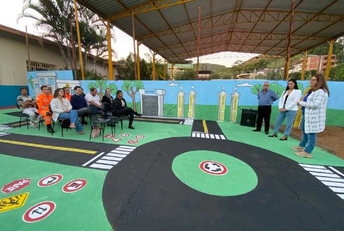 Transitolândia é inaugurada na escola municipal Dr. Arthur Bernardes