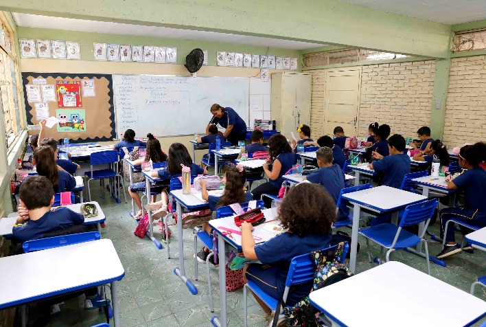 Publicado o edital do concurso com 19 mil vagas para a educação de Minas Gerais