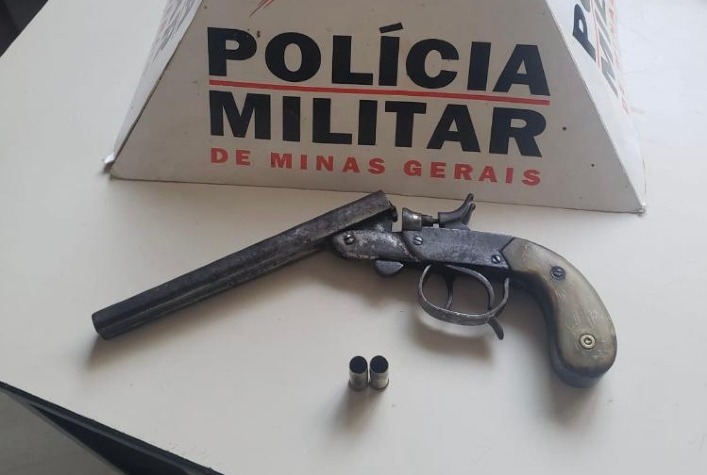 Homem é preso por posse ilegal de arma de fogo em Teixeiras