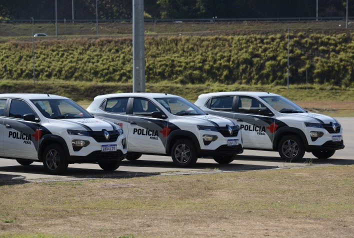 Governo de Minas entrega 35 veículos e ambulâncias para a Segurança Pública