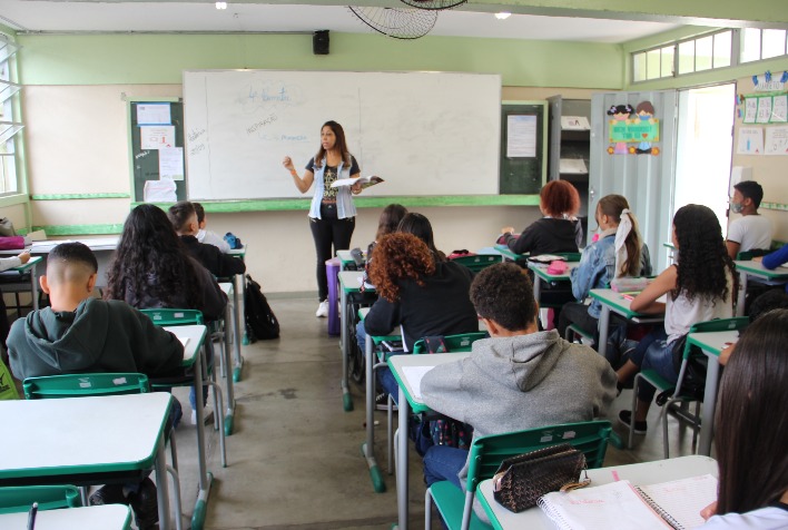 Governo de MG publica terceiro lote com mil nomeações de excedentes do concurso da Educação