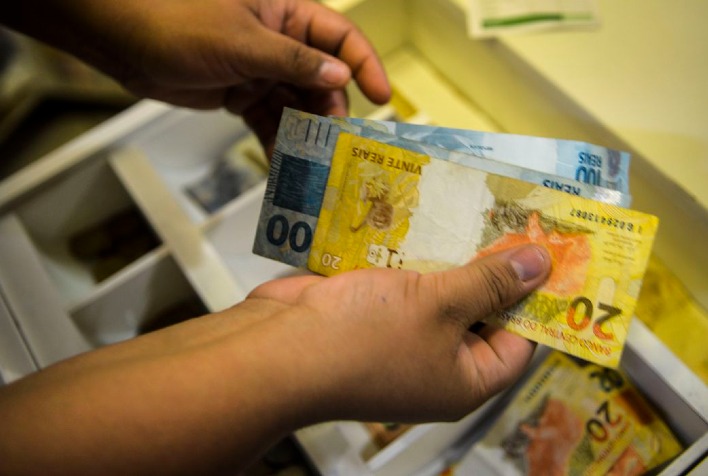 Bancos alertam para golpes no Programa Desenrola Brasil