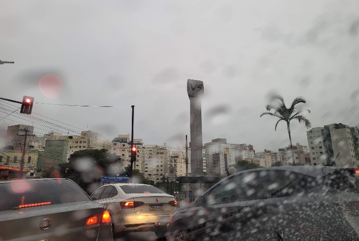 Inmet alerta perigo de chuvas intensas em Viçosa nas próximas horas