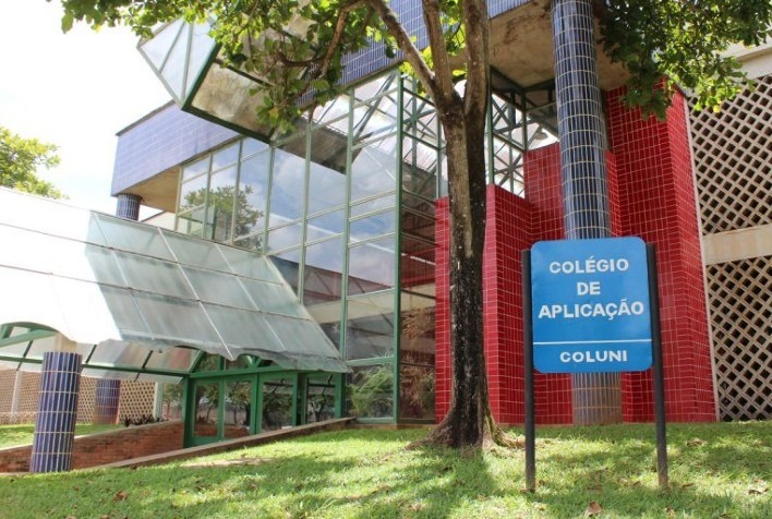 Estudantes do Coluni são premiados em olimpíadas de química