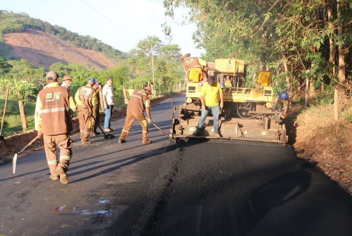 Cajuri conclui segunda etapa da obra de asfaltamento da estrada do Paraguai