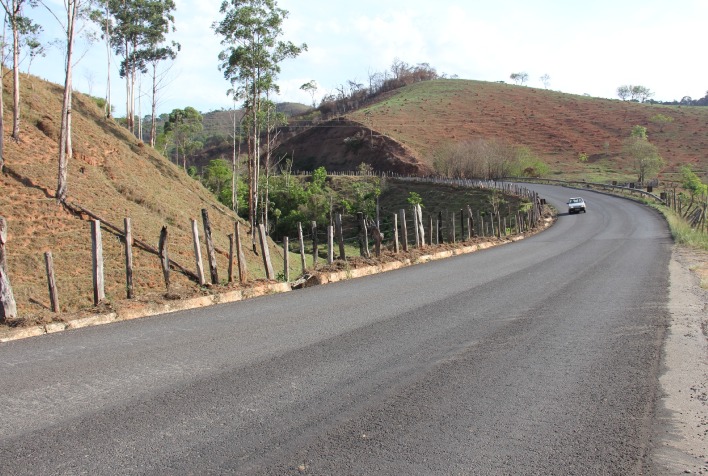 Obras na MGC-482 entre Viçosa e Porto Firme têm 60% dos serviços executados