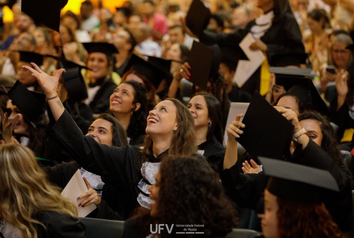 UFV realiza cerimônia de titulação de mestres e doutores