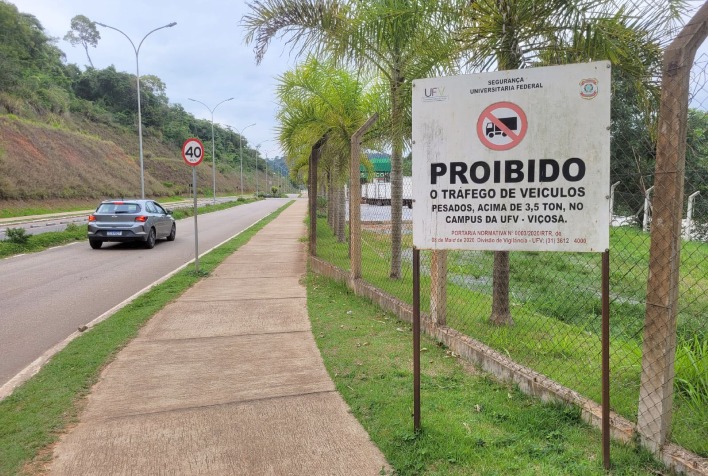 Proibição de veículos pesados na UFV pode virar lei municipal