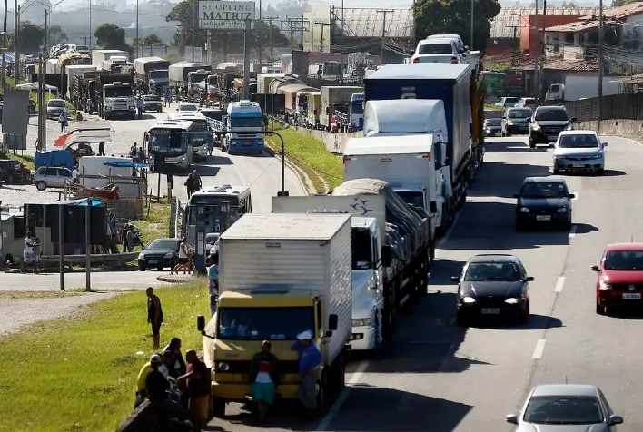 Motoristas têm novos prazos para regularizar exame toxicológico