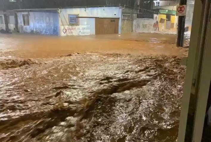 Chuvas: vereador aciona Lei Orgânica e cobra ação emergencial do prefeito