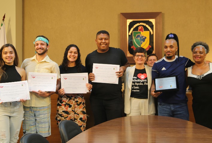 Equipe Ravens All Stars de Viçosa é homenageada na câmara por participação no Cheerfest Internacional