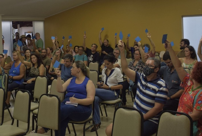 Sindicato convoca professores para assembleia que vai decidir greve na UFV