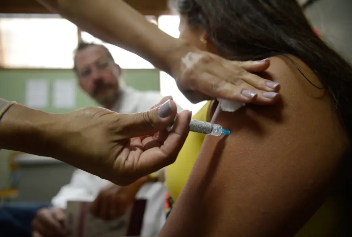 Governo aumenta público-alvo da vacinação contra HPV