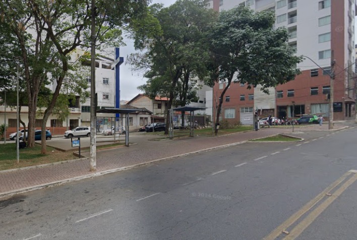 Três pessoas são baleadas no centro de Viçosa