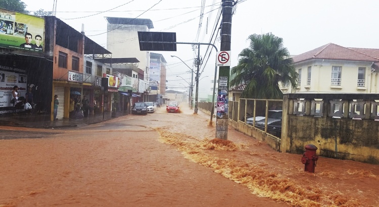 Temporal de terça-feira provocou inundações e a situação preocupa a administração municipal