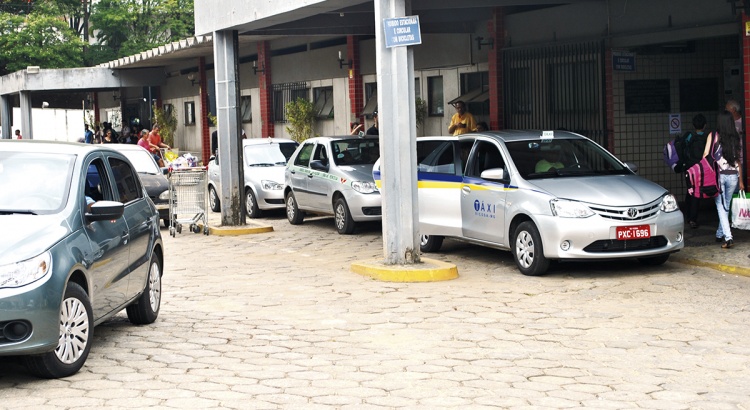 Prefeitura fecha o cerco contra taxistas irregulares em Viçosa