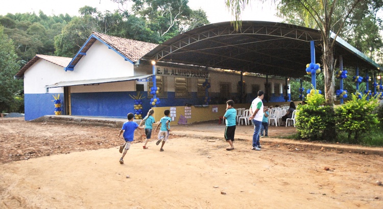 Escola Almiro Paraíso volta a funcionar