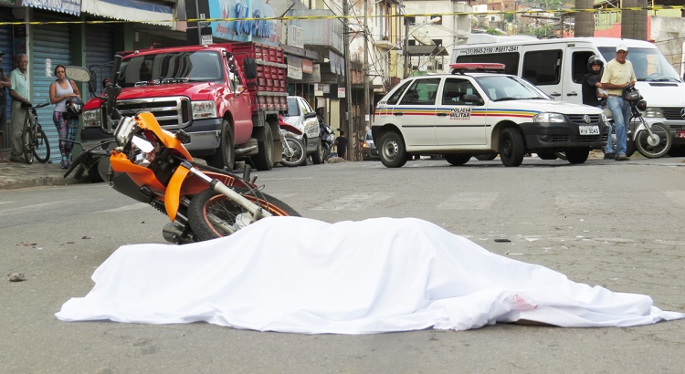 Mulher atropelada na Rua dos Passos