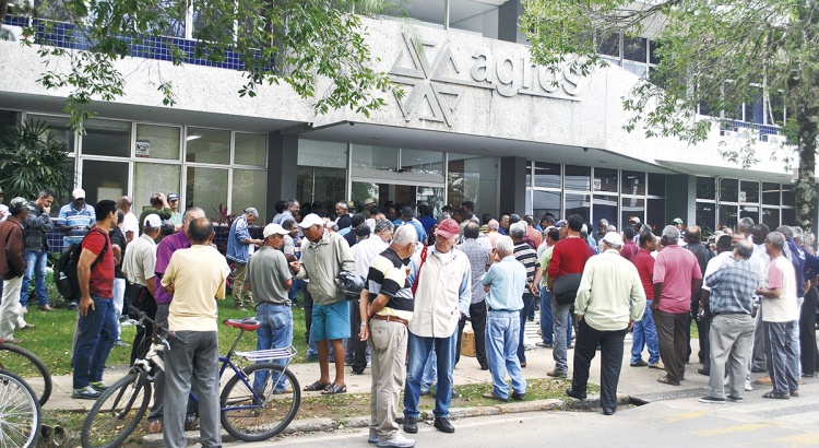 Agros recua diante de manifestação de segurados