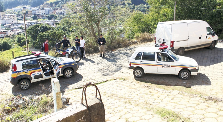 Veículo tomado de assalto é encontrado em Viçosa