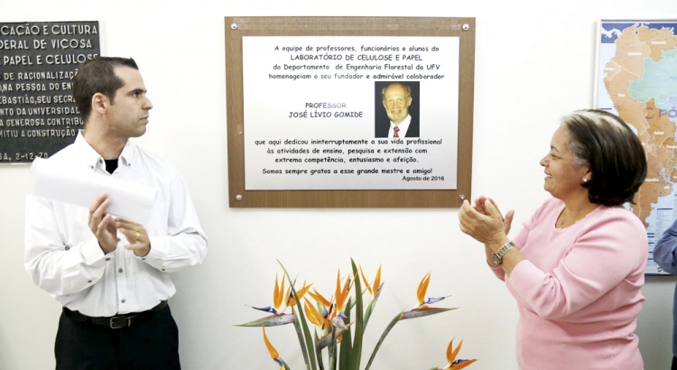 DEF/UFV homenageia o professor José Lívio Gomide