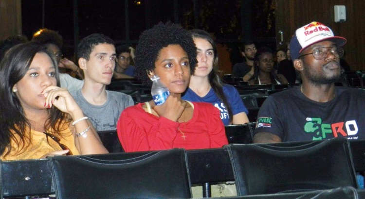 Debate evidencia a presença e os desafios dos negros nas universidades