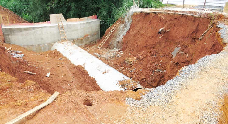 Obra na avenida Jacob Lopes de Castro em ritmo lento