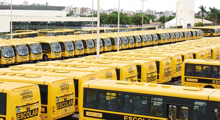 Cidades da região contempladas com veículos para o transporte escolar