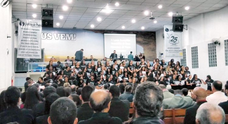 Igreja Assembleia de Deus comemora seus 25 anos em Viçosa