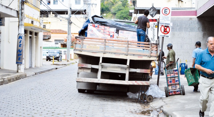 Prefeitura flexibiliza carga e descarga no centro de Viçosa