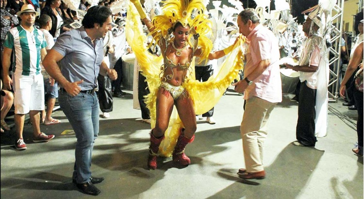 Situação das Escolas de Samba é tema de audiência