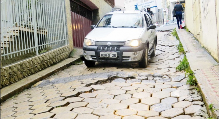 Viçosa no buraco