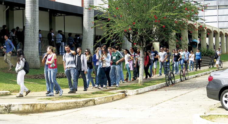 Greve dos servidores da UFV altera funcionamento de setores do campus