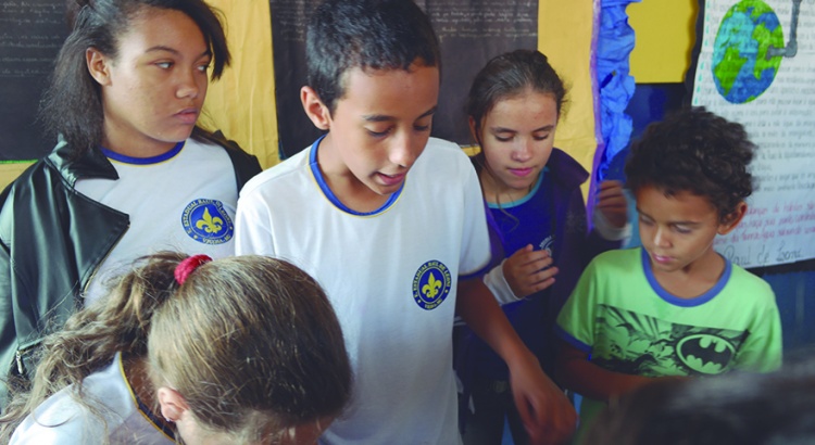 Escola Raul de Leoni promove Feira do Conhecimento