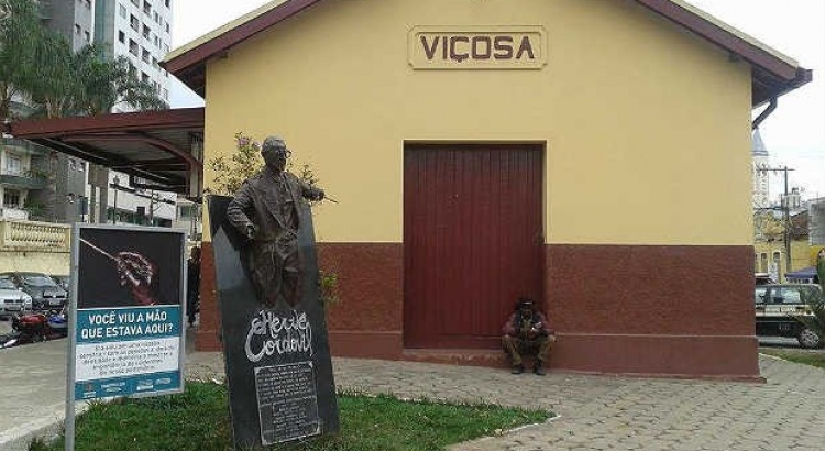 Novamente depredada a escultura de Hervé Cordovil